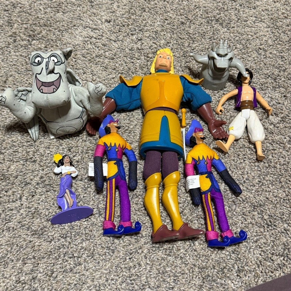 90's hunchback of notre dame Aladdin toys